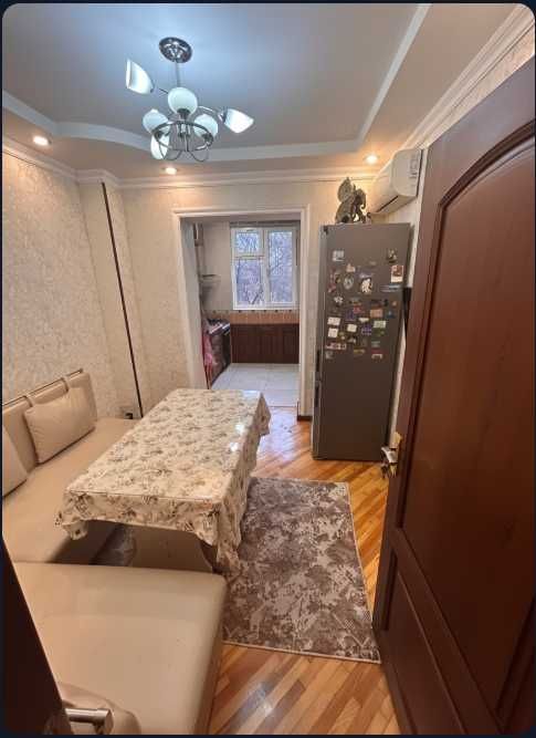 Продаётся 5-комнатная квартира на ул. Мустакиллик (Дархан)