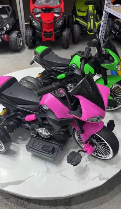 Электромобил. Детский машина, каталка, толокар