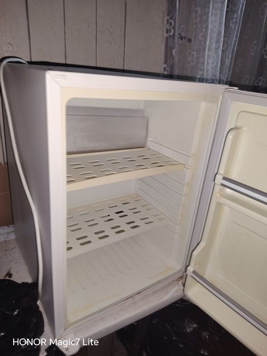 Mini frigider , mini bar