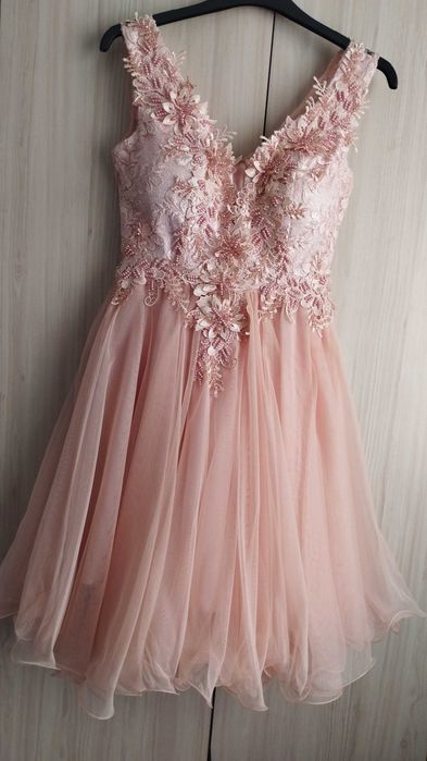 Официална розова рокля с тюл
