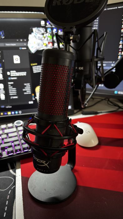 Срочно продам микрафон Hyper X Quadcast