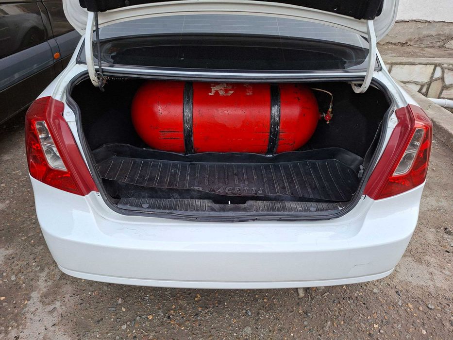 Автокредит Lacetti,2012г/метан 90л/механика/1,8л