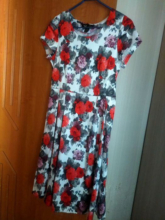 Продам платье 48-50 размер