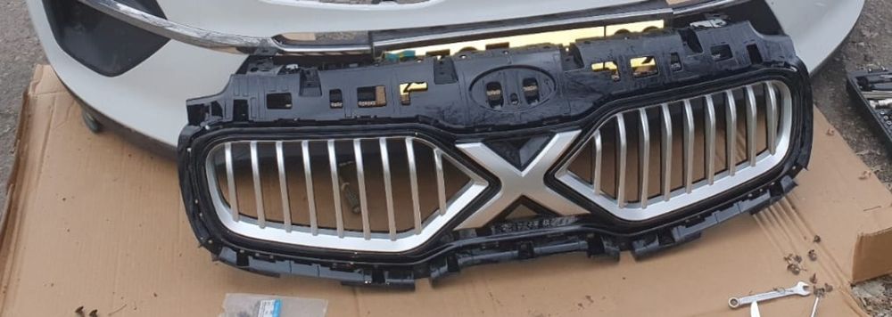 Решётка радиатора Kia KX5 / Sportage 4 (не подошла)