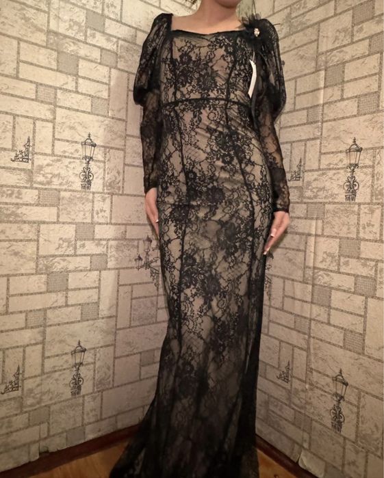 Новое платье Город Семей, подойдет для девушек с размером S