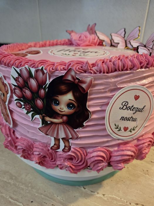 Torturi la comanda, personalizate 100 de lei kg