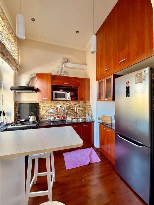 Минор метро 2/3/3 Сталинка 60м²