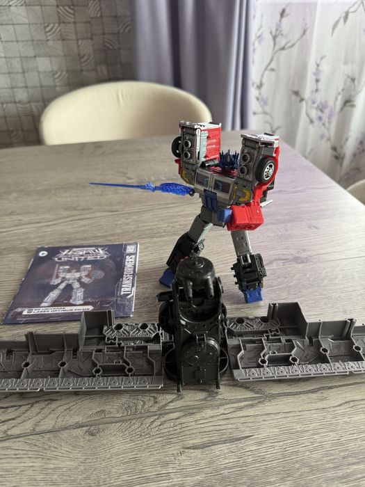 Transformers Leader Class