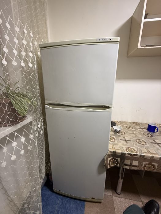 Холодильник 2 х камерный