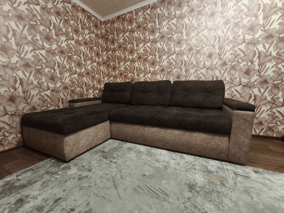 Диван в хорошем состоянии