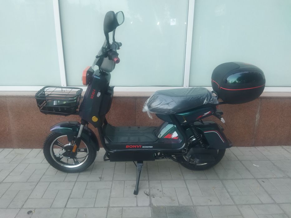 Скутер bonvi sce002-4