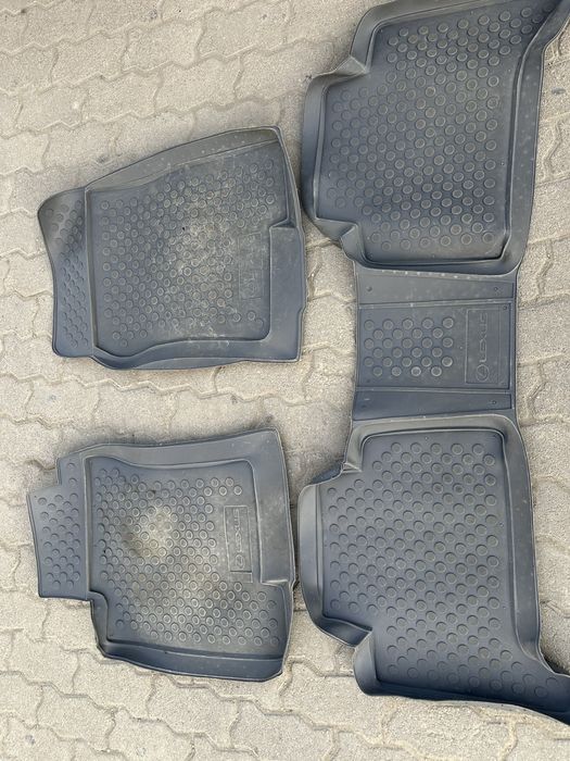 Продам полик   От GX470