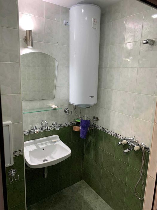 Дава се под наем Двустаен апартамент в Бургас, Възраждане - 65 кв.м за 459 € - Снимка #3