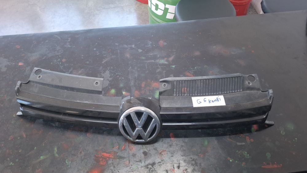 Vand grila cu sigla Volkswagen Golf 6