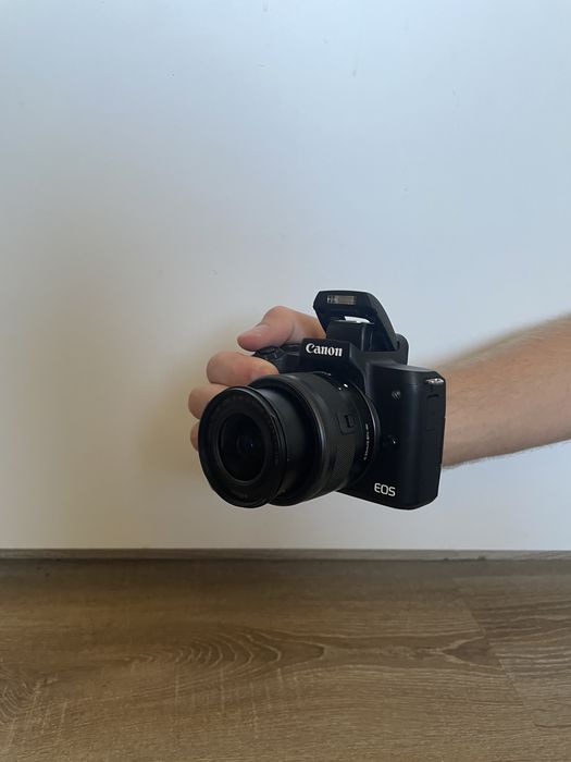 Canon M50 + 2 обектива 50mm и 24mm + адаптер + подарък сенник