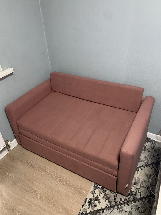 Диван в отличном состояний