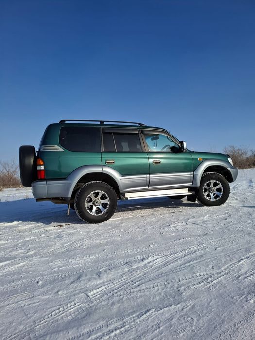 Продам машину Toyota Land Cruiser Prado