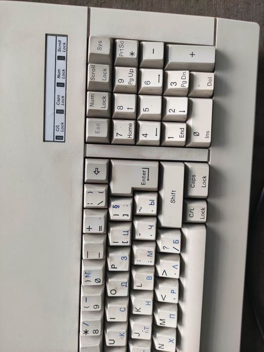 Продавам клавиатура за Правец 16