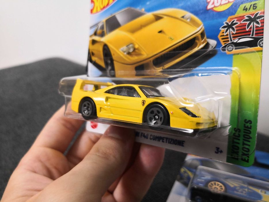 Hot wheels колички Ferrari f40 и Subaru impreza wrx