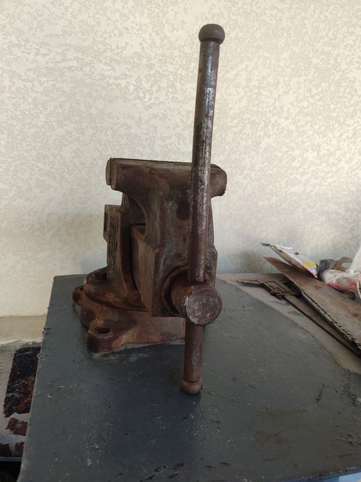 Тиски советские без стола