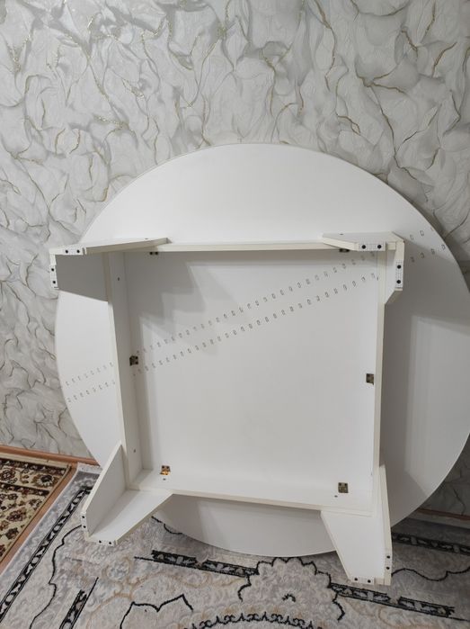 Продам круглый стол