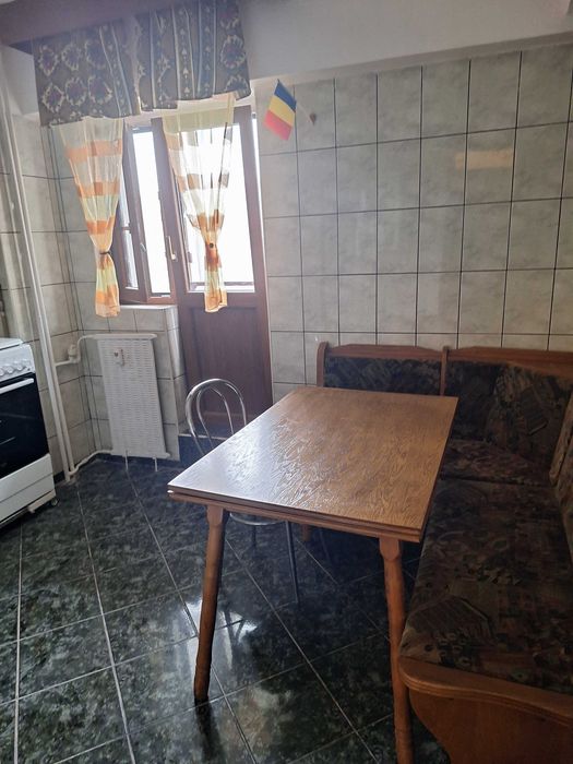 Inchiriere garsoniera la preț de 350 E