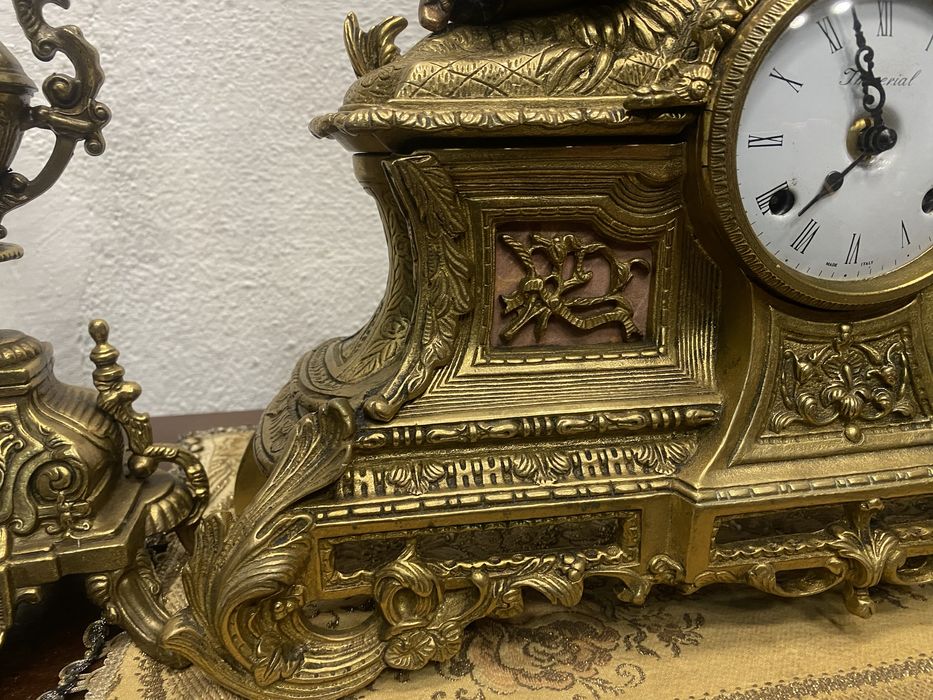 Френски каминен часовник от масивен месинг бароков часовник
