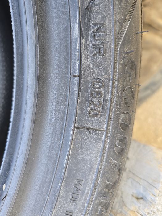 Anvelope de iarna 215-50r17 Goodyear