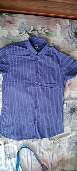Стилна мъжка риза SMOG – Slim Fit (S)
Елегантна риза в лилаво с бели