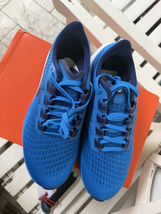 Adidasi pegasus noi