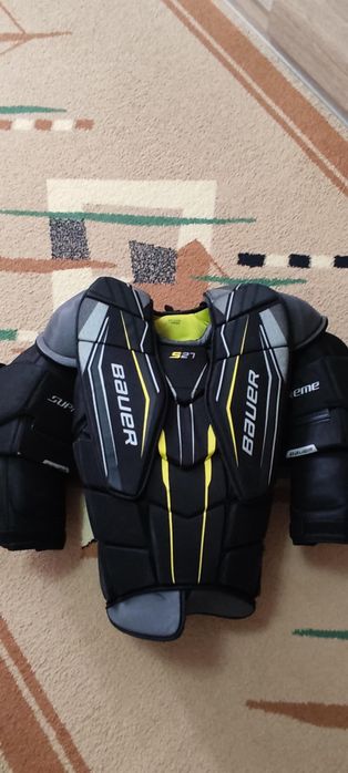 Продам вратарский нагрудник