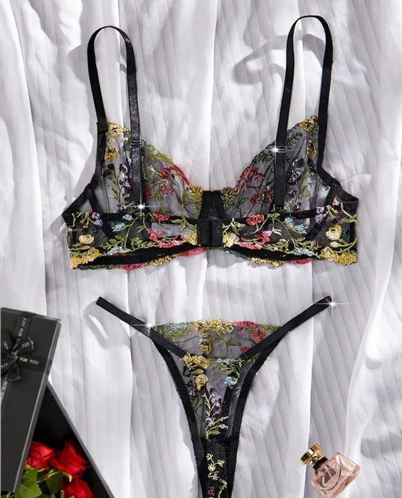 набор нижнего белья новый!