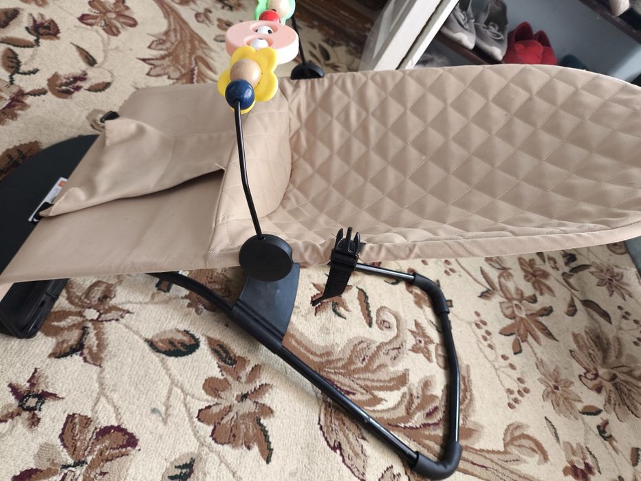 Шезлонг очень хорошем состоянии, почти новый !