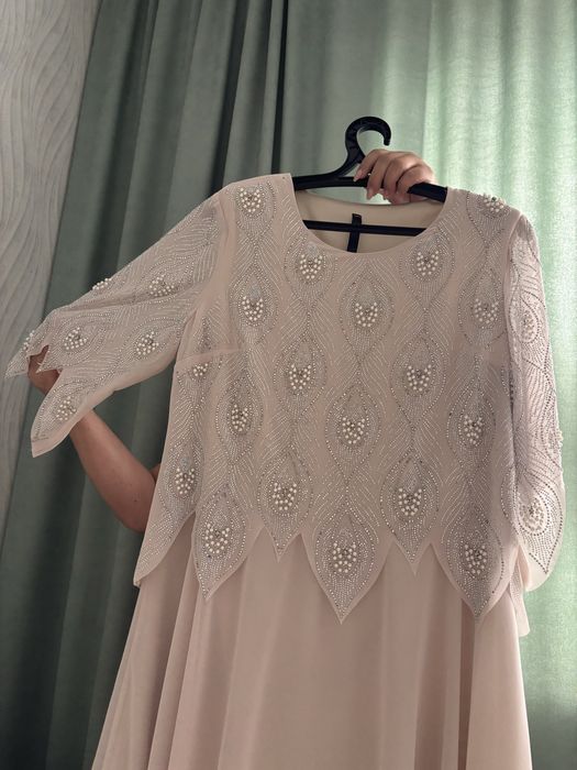 Продам красивое нарядное платье