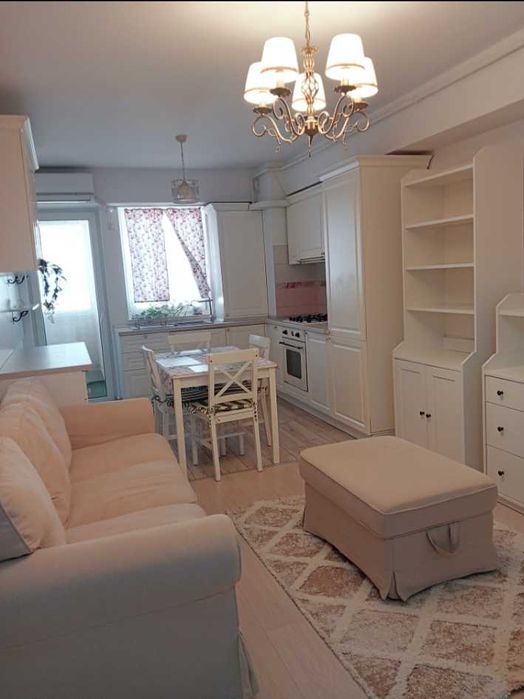 Închiriez apartament Fiald