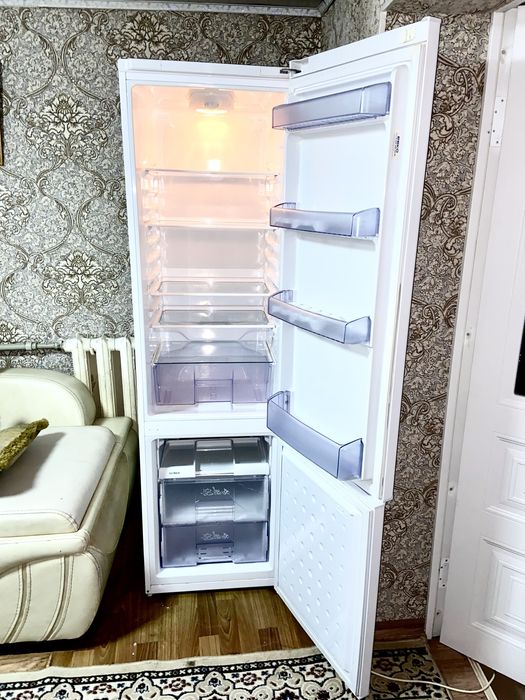 Продам Холодильник Беко
