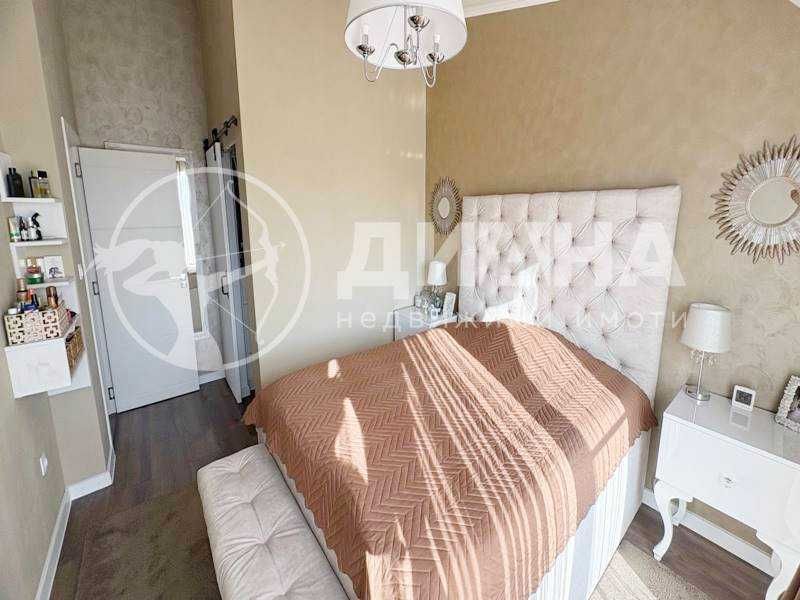 Продава се Тристаен апартамент в Пловдив, Кючук Париж - 195 кв.м за 1257 €/кв.м - Снимка #9