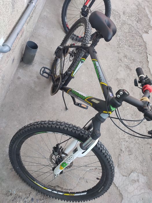 Vând asu schimb cu un telefon