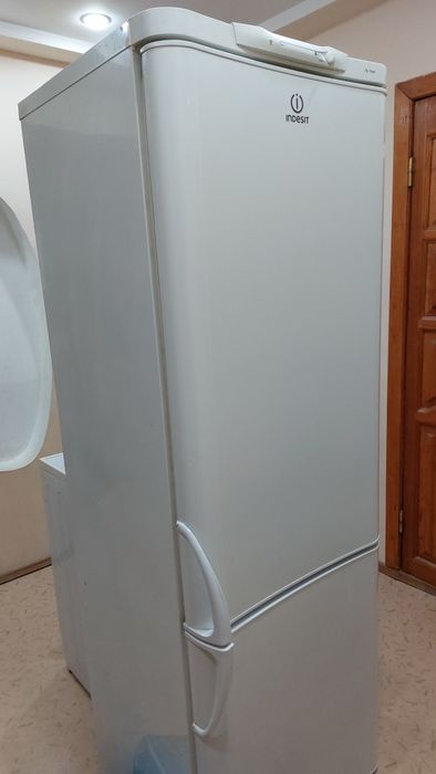 Стиральная машина LG и холодильник Indesit
