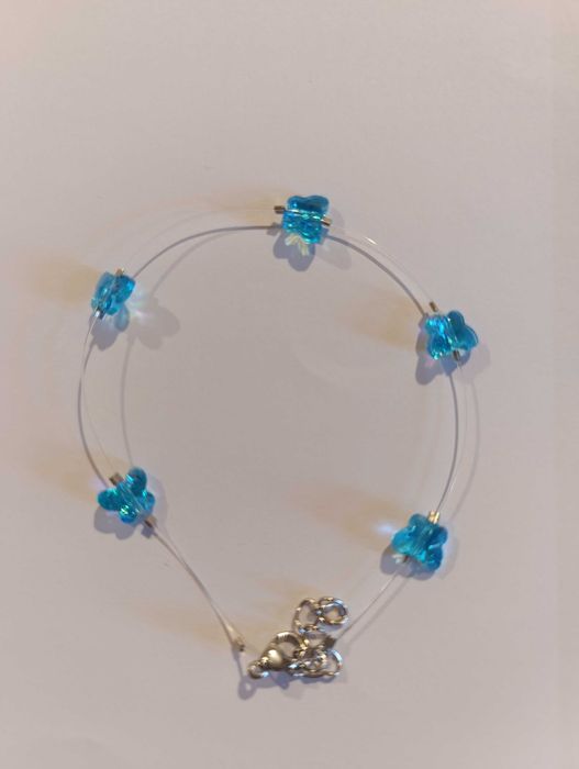 Невидима гривна с кристали