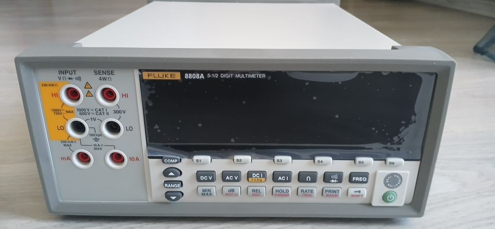 Fluke 8808 A ,Multimetru Digital de masă (Nou)