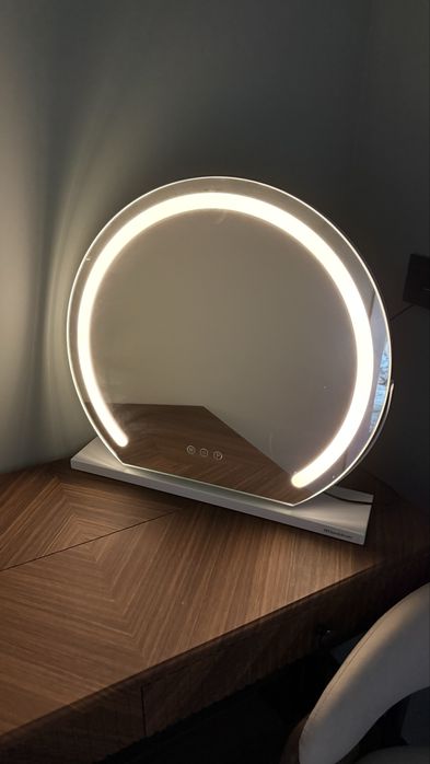 продам зеркало с подсветкой