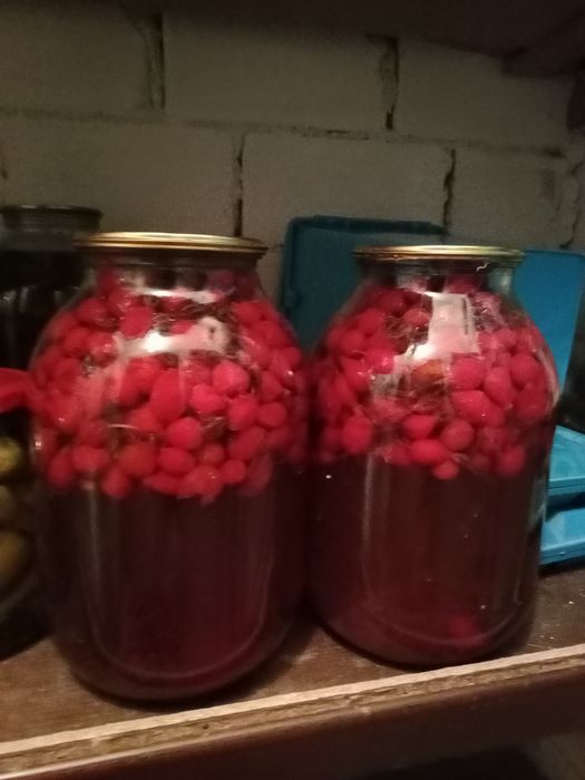 Вишневый компот и соленья