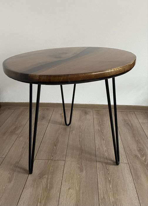 Masă cafea din lemn masiv si rășină epodexică