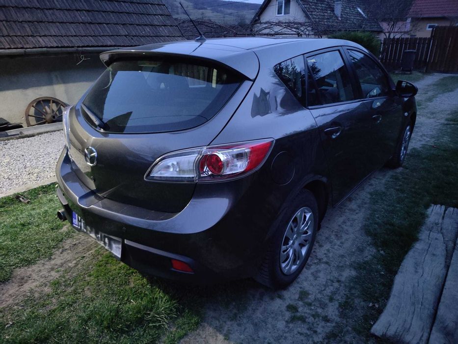 Mazda 3 – 1.6 Benzină – 2011 – 176.000 km – Dotată + 2 seturi anvelope