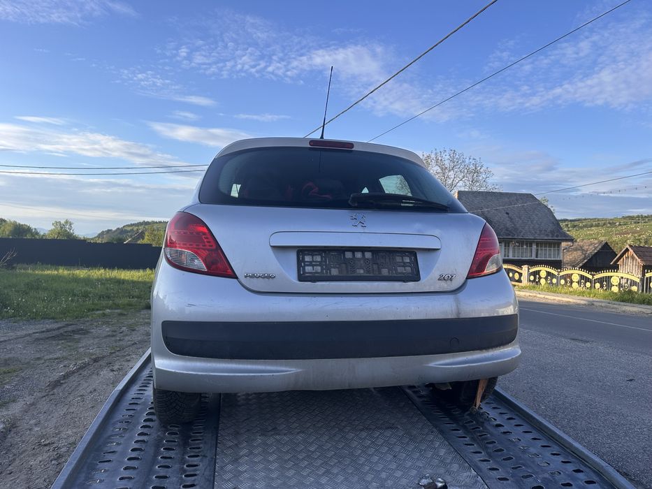 Dezmembrez  Peugeot 207