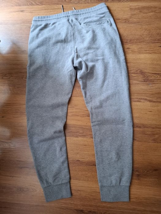 Moncler мъжко долнище L размер.