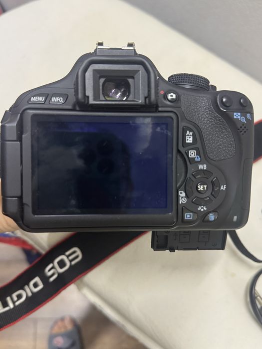 Фотоаппарат Canon D600