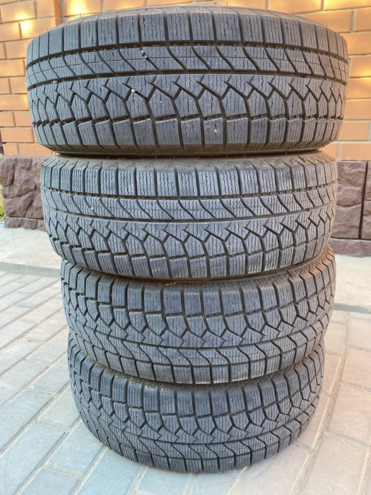 Продается шины 205/60/16