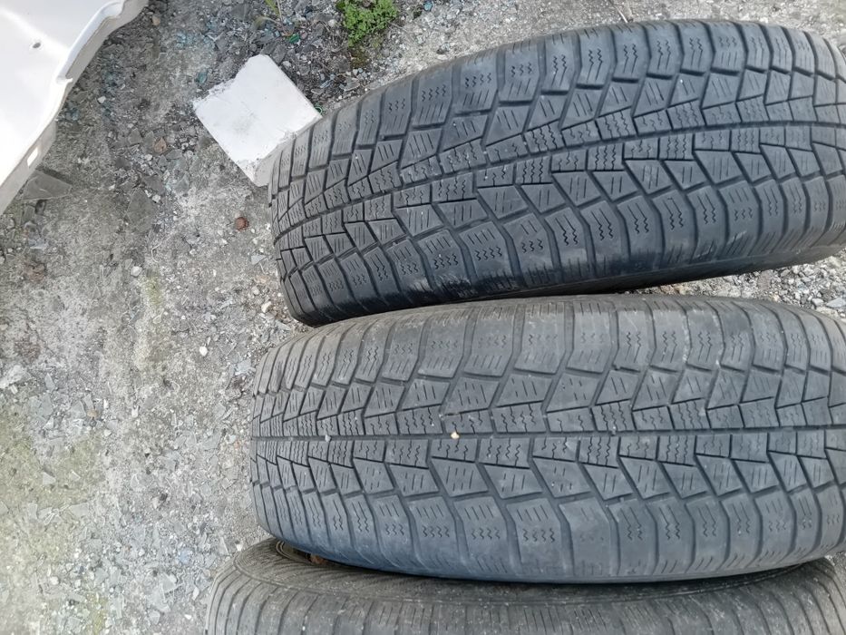 Джанти с гуми зимни 185/65/15 Dacia Дачия 200лв комплекта